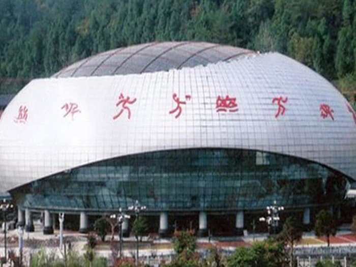 辽源体育中心球形网架加工安装